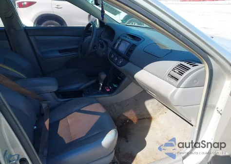 2006 Toyota Camry Le z USA, uszkodzony, nr VIN 4T1BE32K26U707351